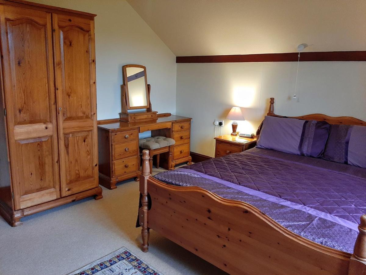 Trenewydd Farm Holiday Cottages Cardigan Bagian luar foto