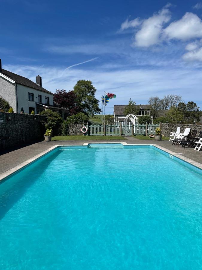 Trenewydd Farm Holiday Cottages Cardigan Bagian luar foto