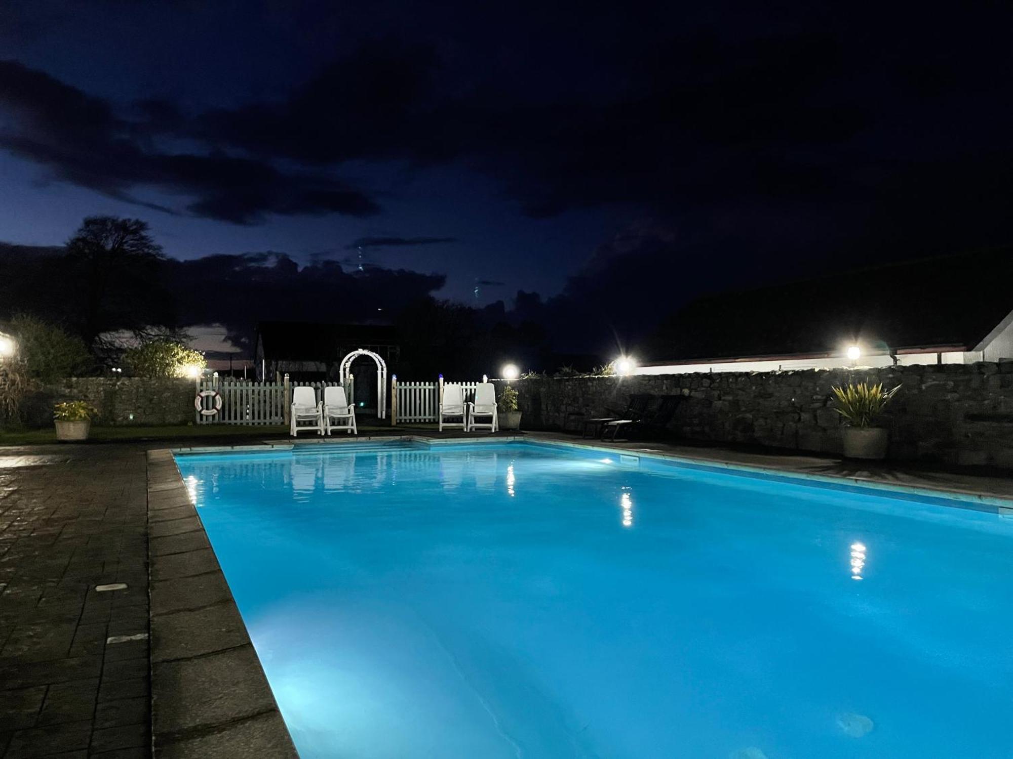 Trenewydd Farm Holiday Cottages Cardigan Bagian luar foto